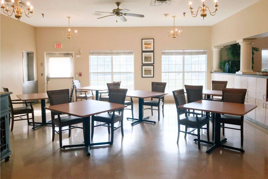 Dinning area at a skilled nursing facility The Lakes at Maumelle