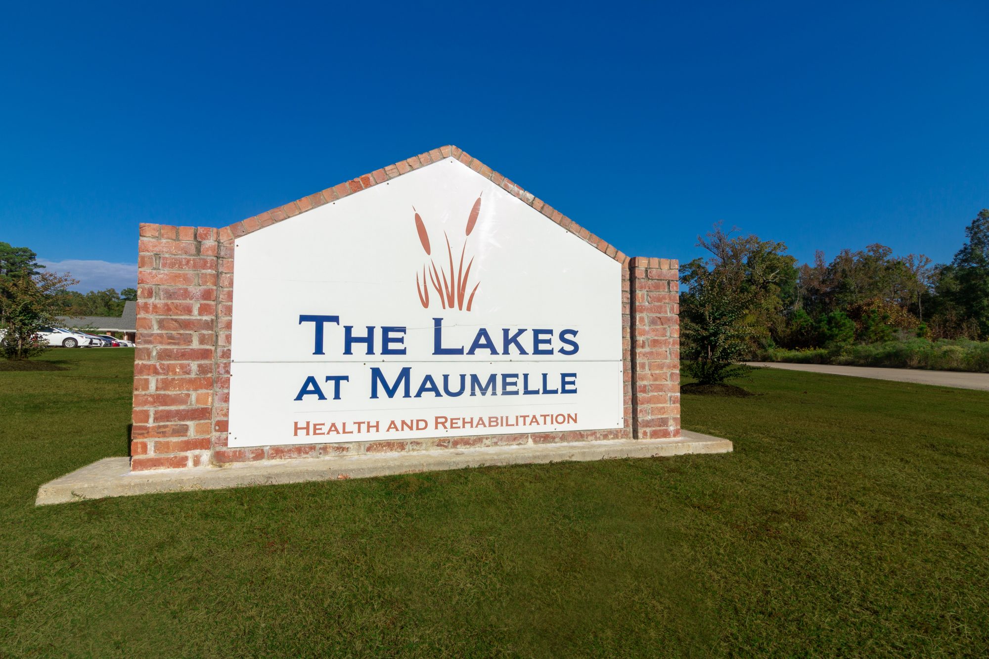 The sign for The Lakes at Maumelle a skilled nursing facility